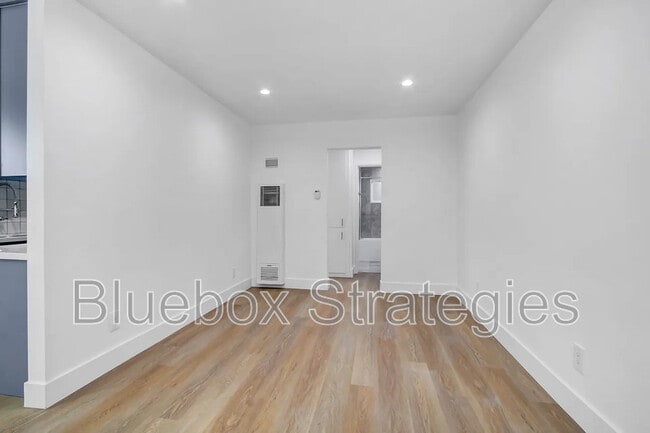 Building Photo - 1091 Topaz Ave