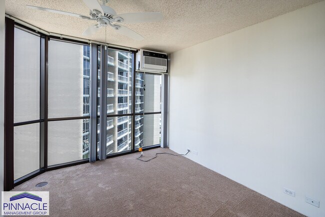 Building Photo - 60 N Beretania St
