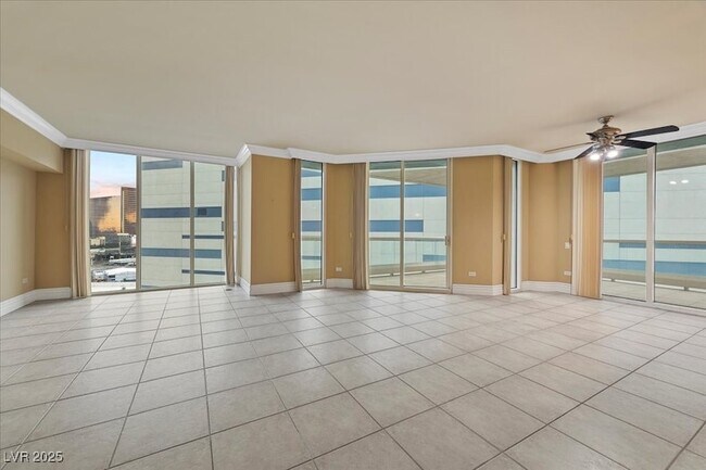 Building Photo - 2877 Paradise Rd