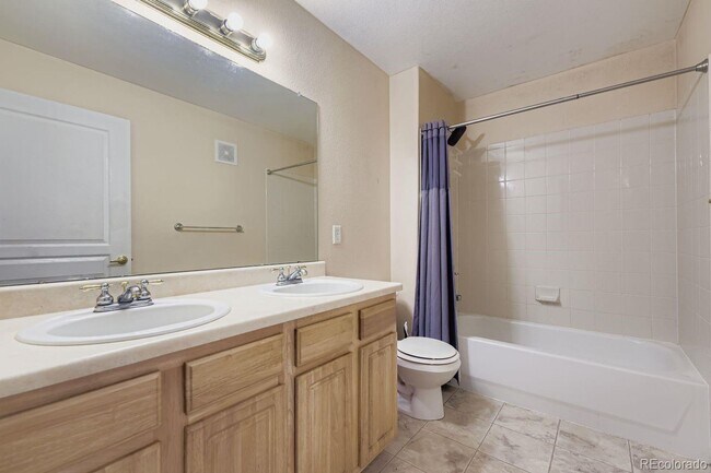 Building Photo - Bright and open three bedroom two full bat...