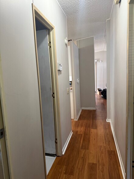 Hallway - 16648 Daeza Dr