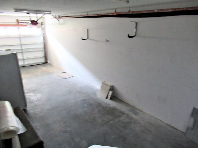 Building Photo - TIERRA VERDE - Updated Unfurn. Annual - 3 ...