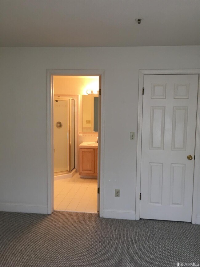 Building Photo - 1582 Taraval St