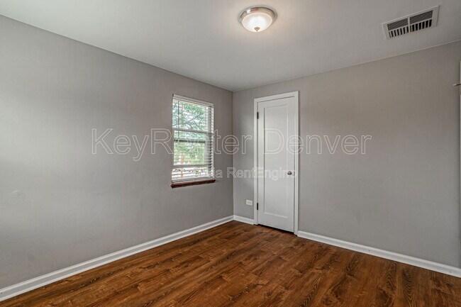 Building Photo - 201 S Meade St