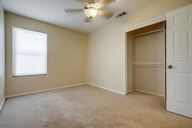 Building Photo - Charming 3 Bed 2 Bath In Spring Valley