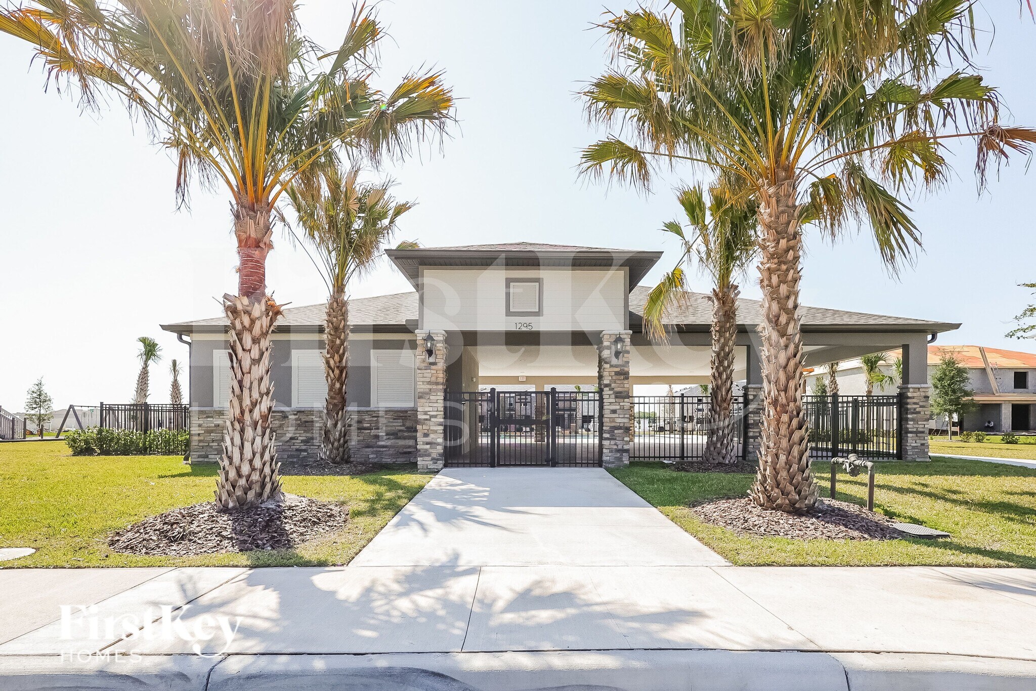 Building Photo - 1240 Spokane Pt