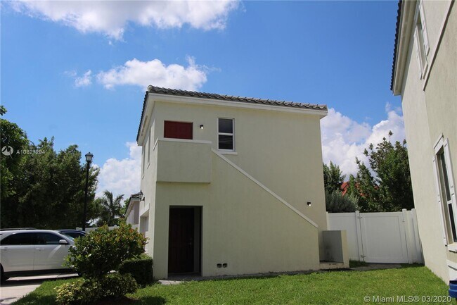 Building Photo - 9435 SW 170th Path