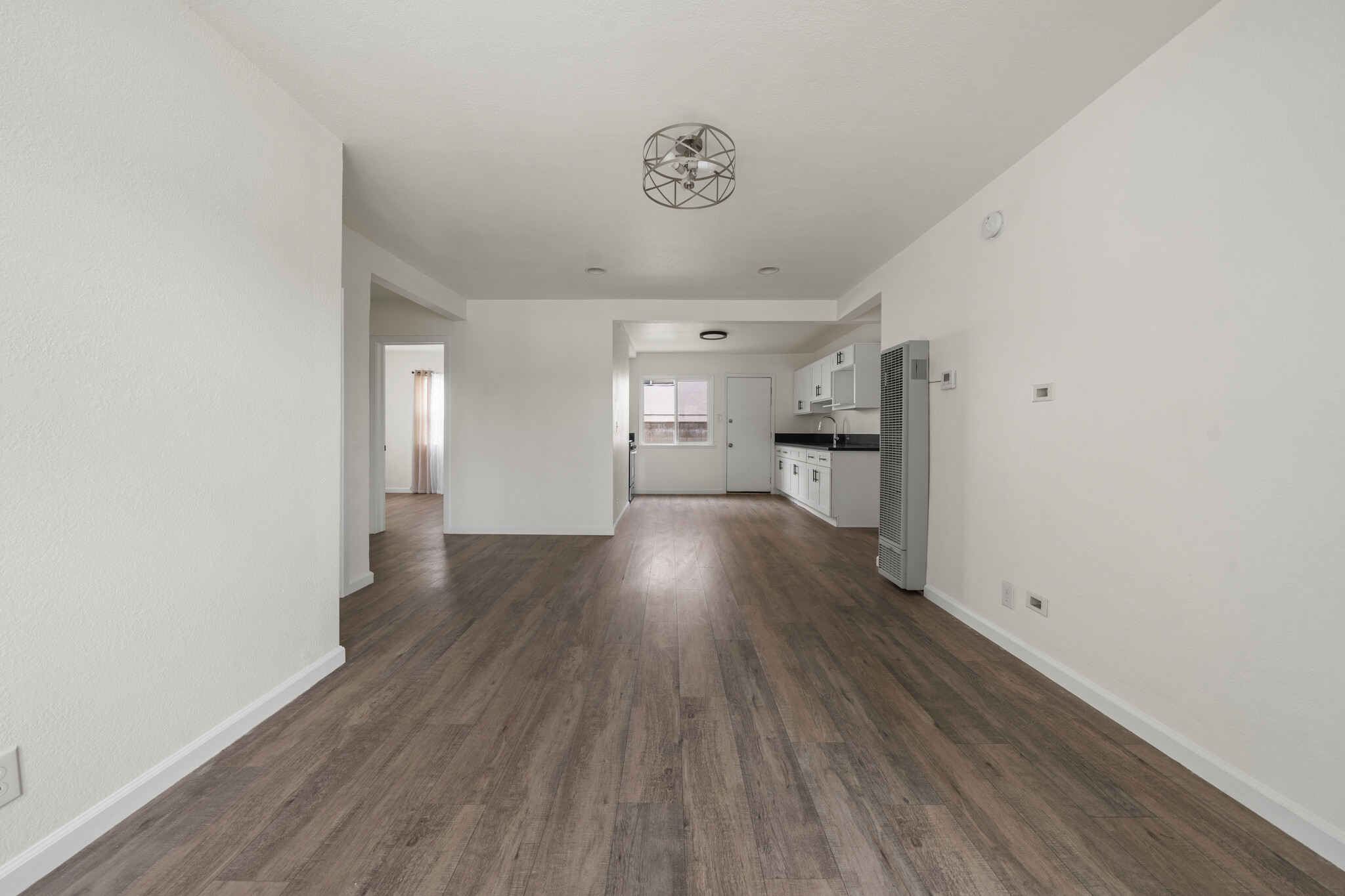 Building Photo - 6940 Woodley Ave