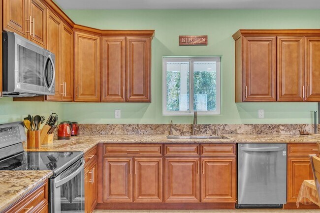 Building Photo - 4615 E St Louis Ave