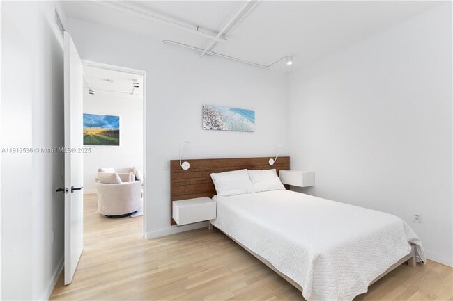 Building Photo - 1700 Meridian Ave