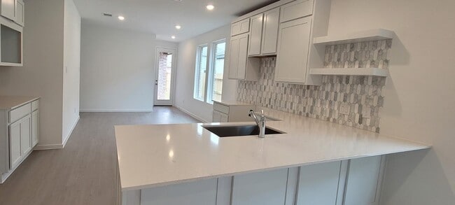 Building Photo - 27326 Sweetwater Bay Dr