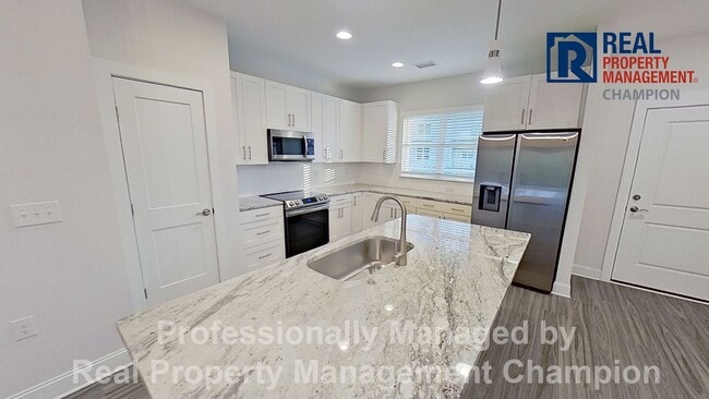 Building Photo - Newly Constructed Luxury Townhomes in Porters Neck