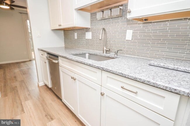 Building Photo - 12521 Laurel Grove Pl