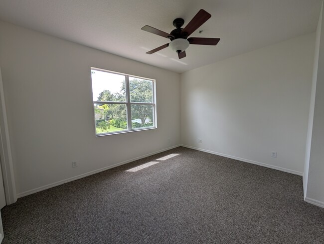 Building Photo - 4004 Crabtree Ave