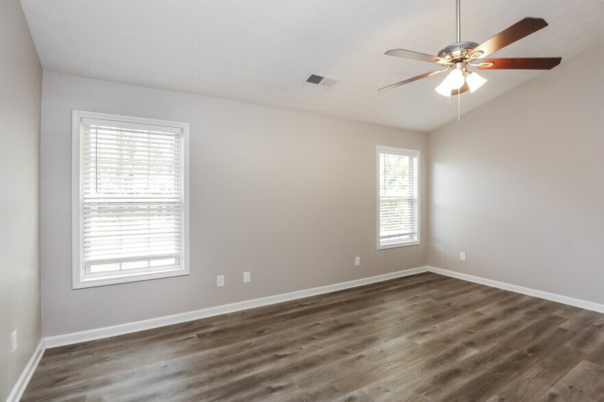 Building Photo - 1292 Poison Oak Ct SE