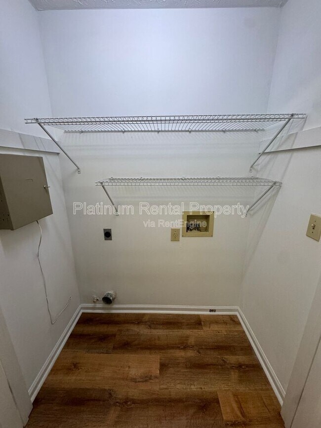 Building Photo - 1444 Glenfield Dr