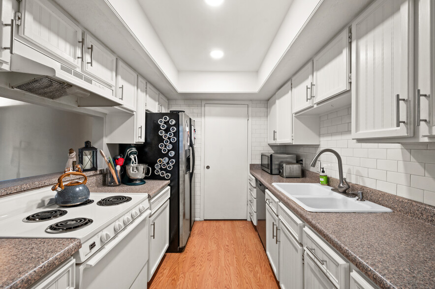 Building Photo - 1478 E Foxboro Dr
