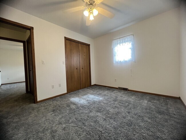 Building Photo - 312 E Main St