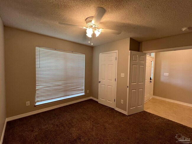Building Photo - 10440 Millbrook Dr