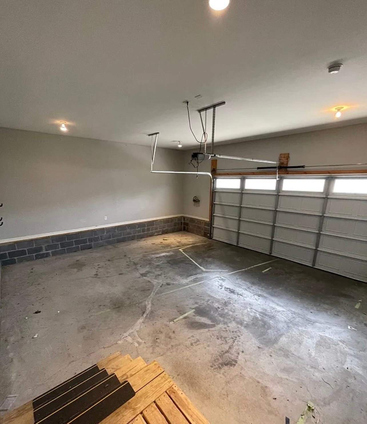 Garage - 120 W 19th St