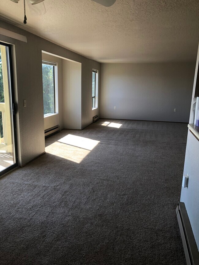 Building Photo - 1725 W Sunn Fjord Ln