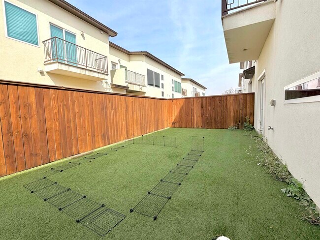 Building Photo - 9653 McPherson Rd