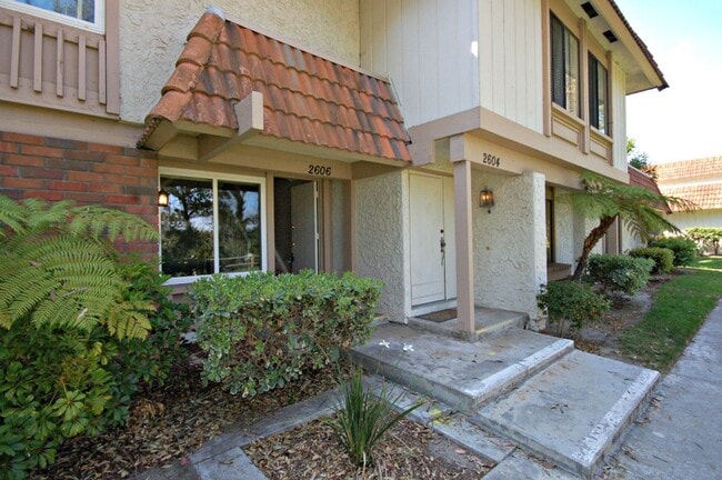 Building Photo - Beautiful Bright 3BR/2.5BA Condo in Tanglewood!!