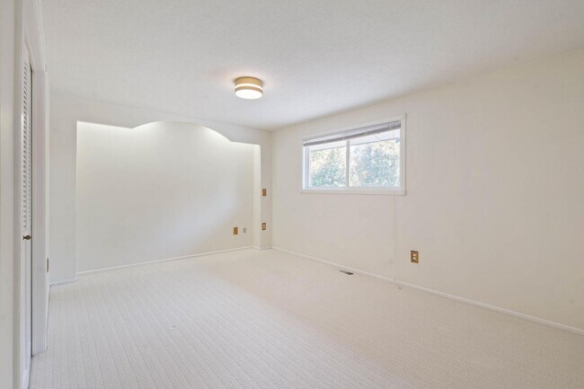 Building Photo - 13745 Cameo Ct