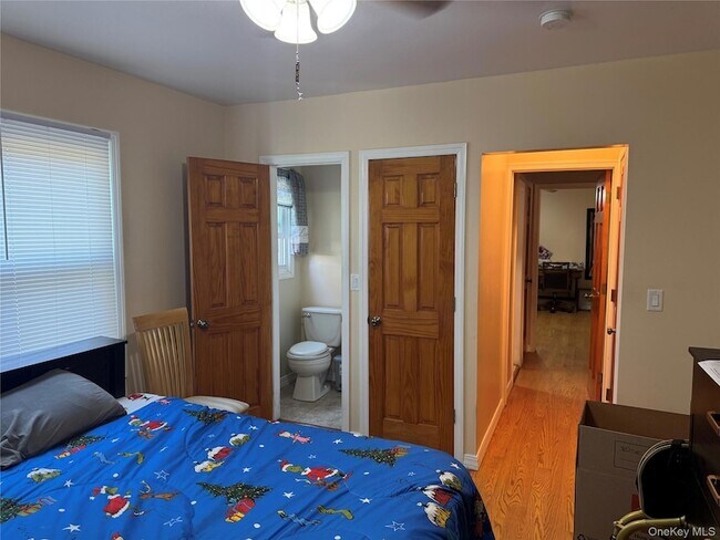 Building Photo - 3369 Bay Front Dr