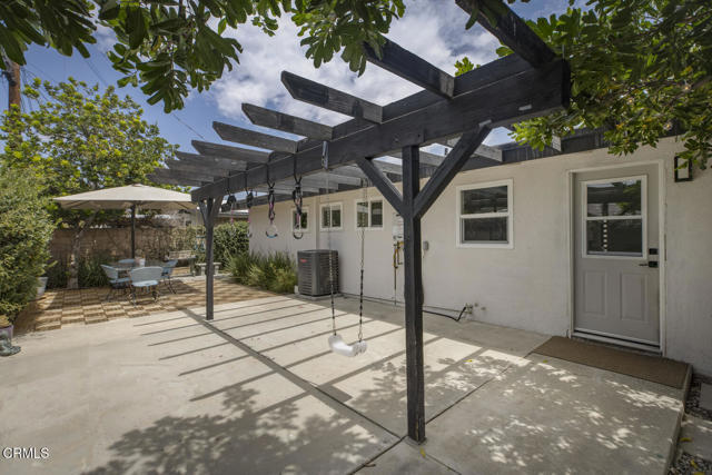 Building Photo - 863 S Vecino Dr
