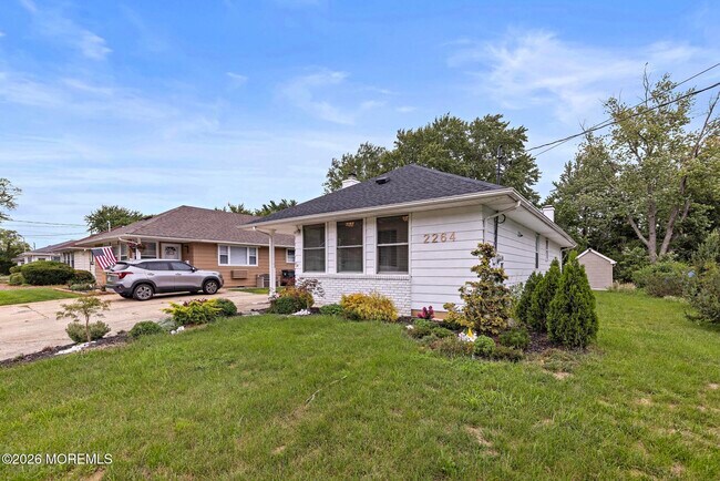 Building Photo - 2264 Hovsons Blvd