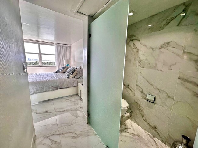 Building Photo - 6770 Indian Creek Dr