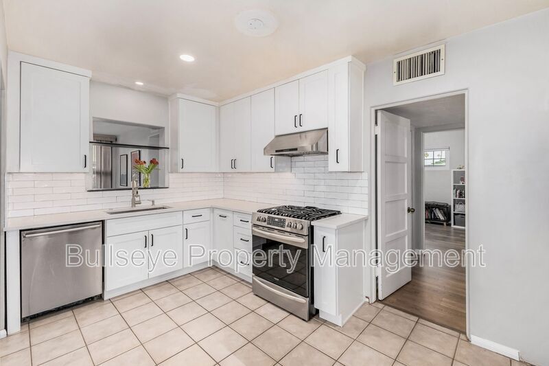 Building Photo - 4232 N 10th St