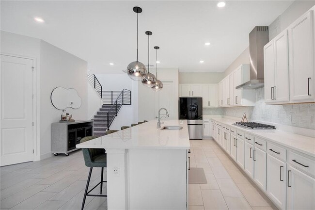Building Photo - 14189 Larkspur Lake Dr