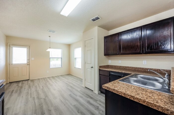 Building Photo - 1410 Durango Run