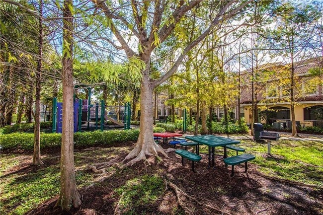 Building Photo - 6670 W Sample Rd