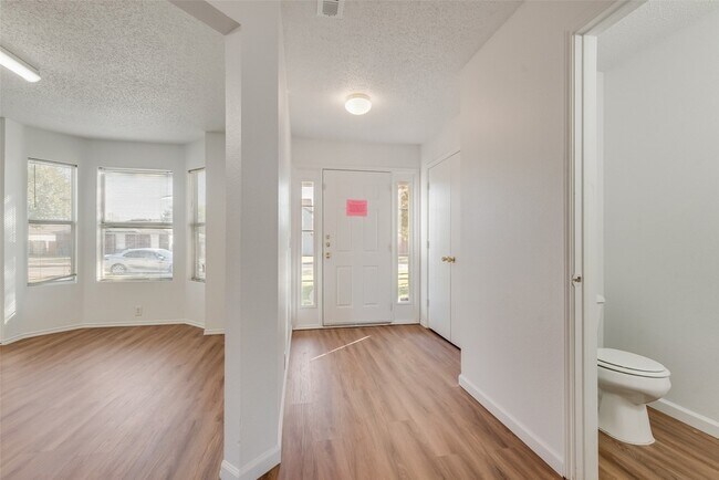Building Photo - 9711 Brierwyck Dr