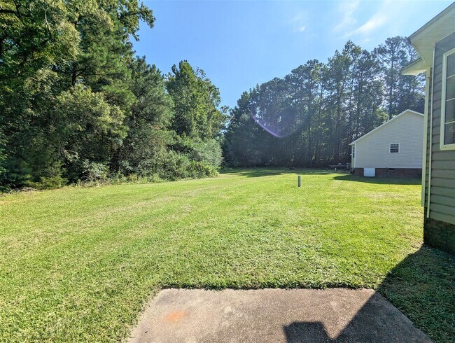 Building Photo - Lonesome Wind Way
