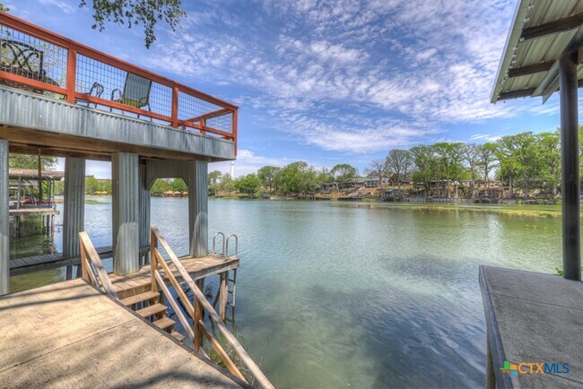 Building Photo - 1015 Reiley Rd