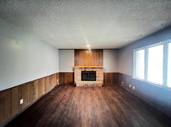 Building Photo - 7725 Tessman Dr