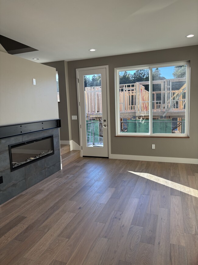 Building Photo - 762 Geoglein -3