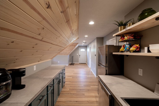 Building Photo - 12578 Royce Ct