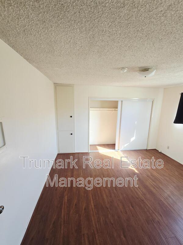 Building Photo - 4619 Lexington Ave