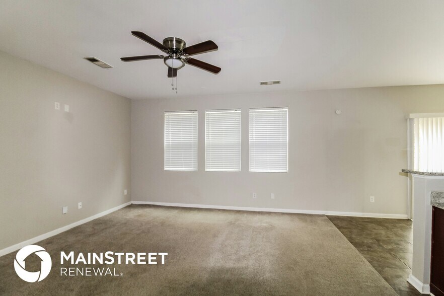 Building Photo - 3260 Sable Trl