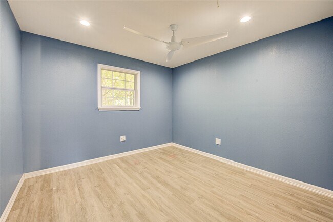 Building Photo - 8709 Knox St