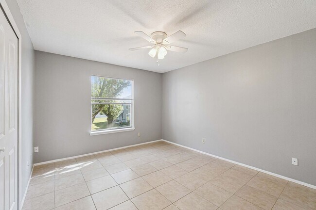 Building Photo - 2/1.5 Condo With Screened Patio in Conway Area