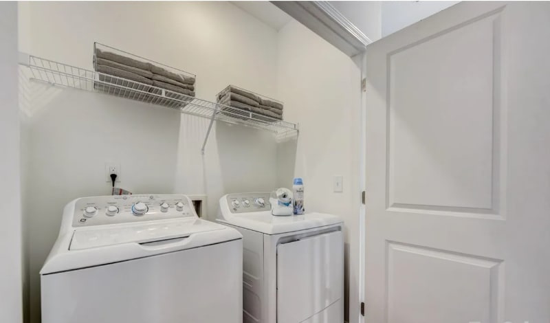 Building Photo - 9466 Senator Royall Dr