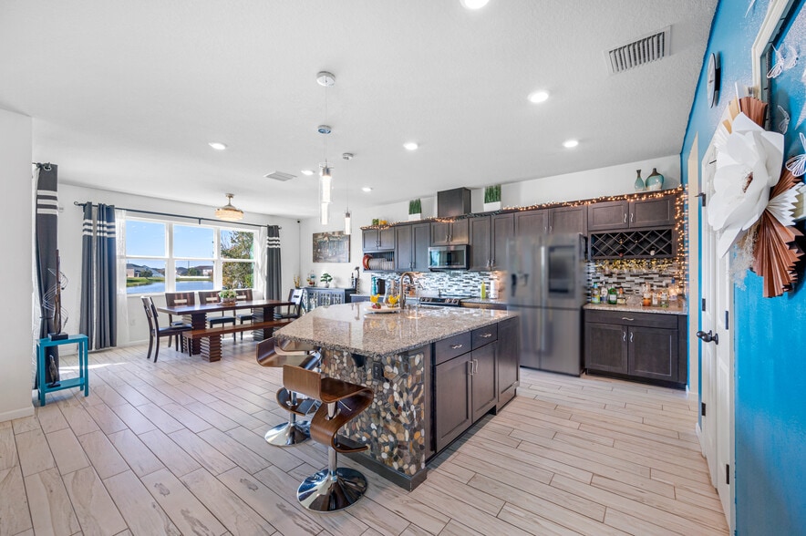 Building Photo - 12171 Moss Lake Loop