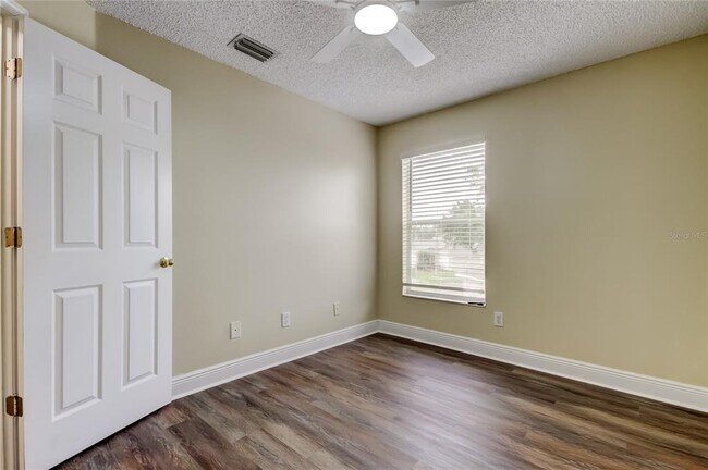 Building Photo - 6101 Lanshire Dr