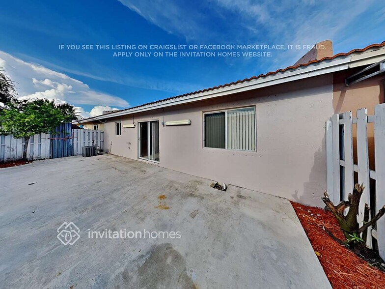 Building Photo - 17241 NW 74th Ave